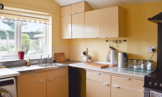 Ipswich Cottage | 4 bedroom accommodation in Stutton, near Ipswich