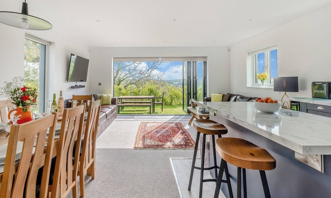 Newport East Cottage | 4 bedroom accommodation in Newport