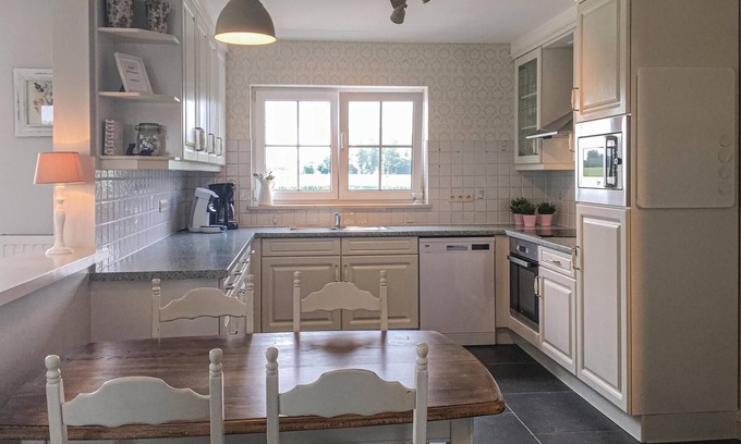 Beurs House | 4 bedroom accommodation in Wellen