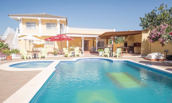 Lliria House | 4 bedroom accommodation in Llíria
