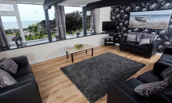 Amroth Apartment | 4 bedroom accommodation in Amroth