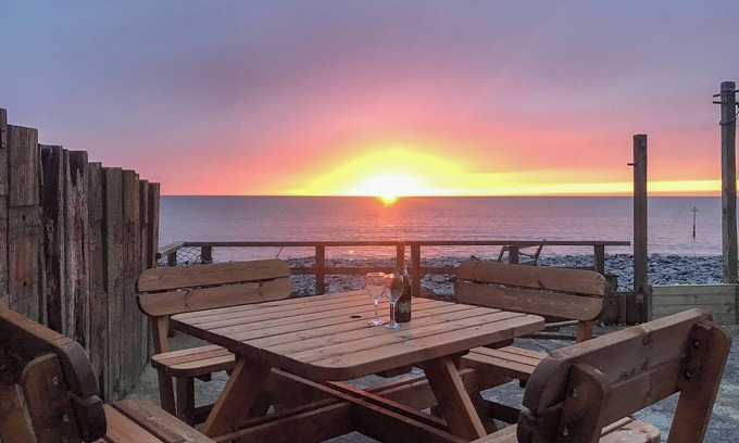 Borth Cottage | 4 bedroom accommodation in Borth, near Aberystwyth