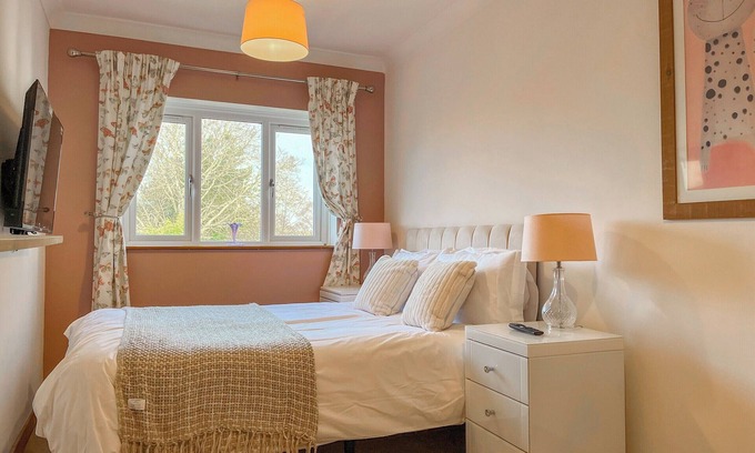 Kneesall Cottage | 4 bedroom accommodation in Newark