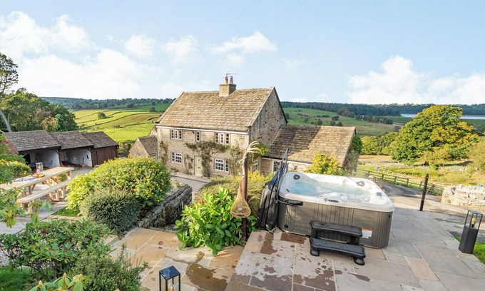 Otley Cottage | 4 bedroom accommodation in Jack Hill, near Harrogate
