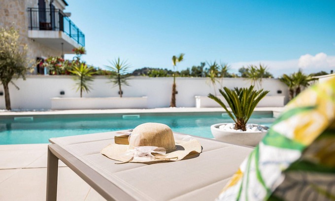 Murter House | 4 bedroom accommodation in Murter