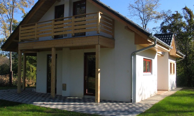 Szolad Villa | 4 bedroom accommodation in Szólád