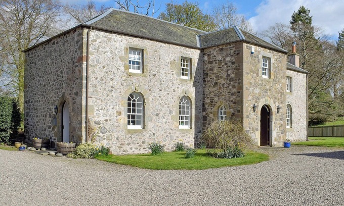 Cupar Cottage | 4 bedroom accommodation in Pitcairlie, near St Andrews