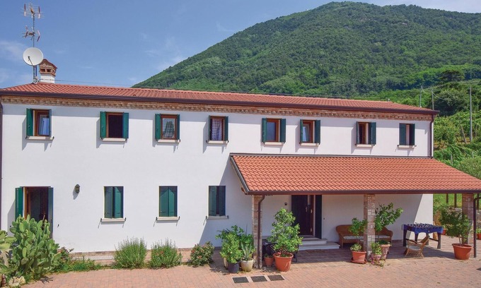 Vo House | 4 bedroom accommodation in Zovon