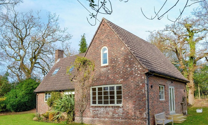 New Forest District Cottage | 4 bedroom accommodation in Burley, near Ringwood