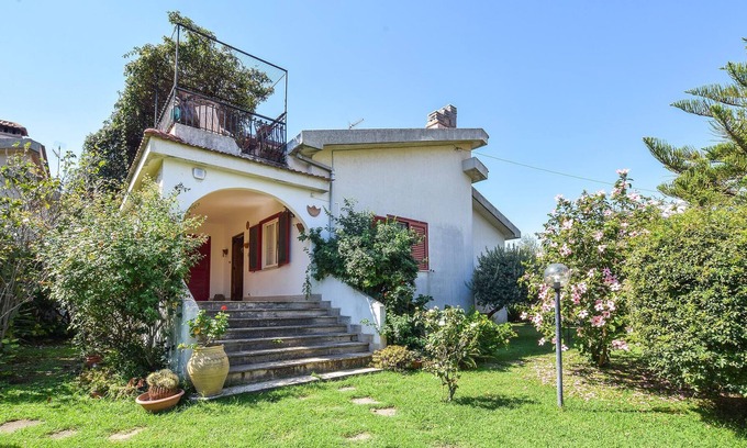Marina di Davoli House | 4 bedroom accommodation in Davoli