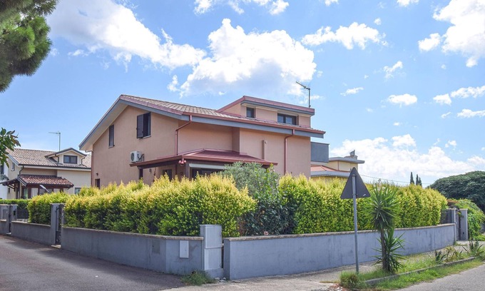 Marina di Davoli House | 4 bedroom accommodation in Davoli