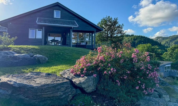 Lindesnes House | 4 bedroom amazing home in Lindesnes