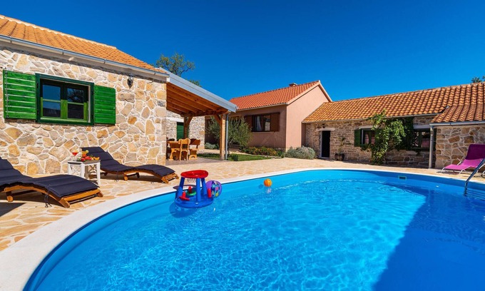 Sopot House | 4 bedroom amazing home in Benkovac