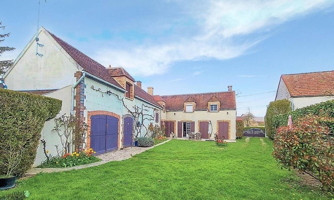 Flacy House | 4 bedroom amazing home in Flacy