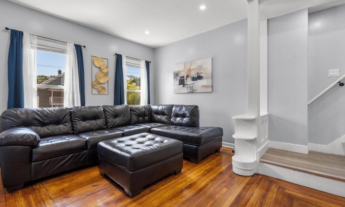 Bristol Apartment | 4-bedroom apartment in charming Bristol with AC and lots of amenities