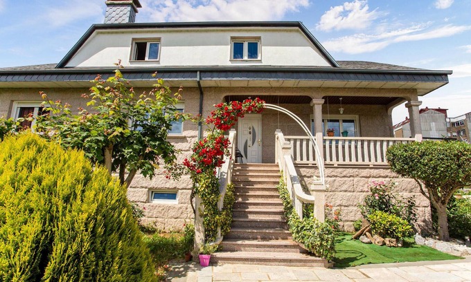 Chantada House | 4 bedroom awesome home in Chantada