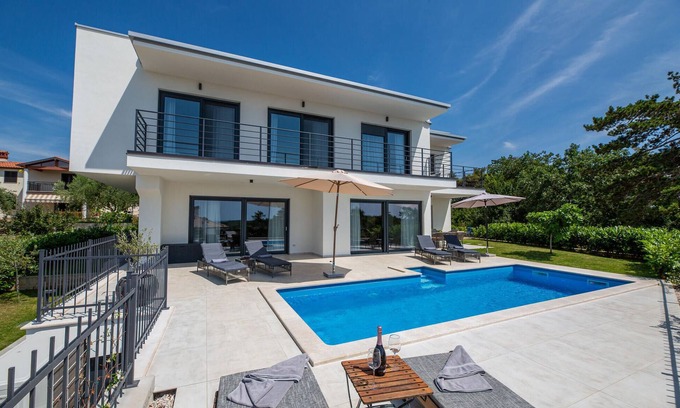 Gamboci House | 4 bedroom awesome home in GAMBOCI