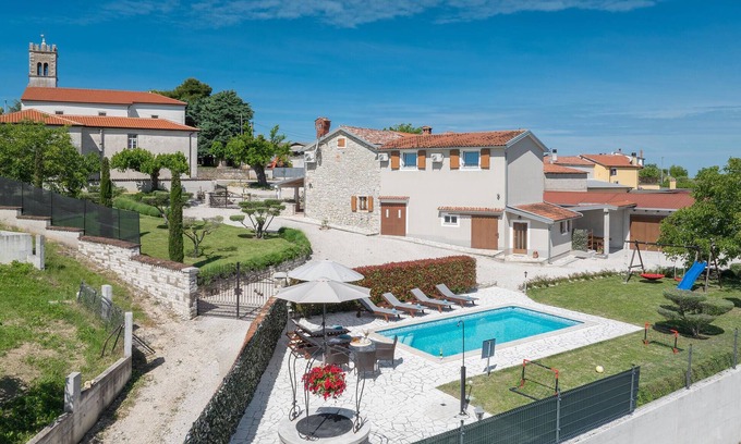 Nova Vas House | 4 bedroom awesome home in Nova Vas