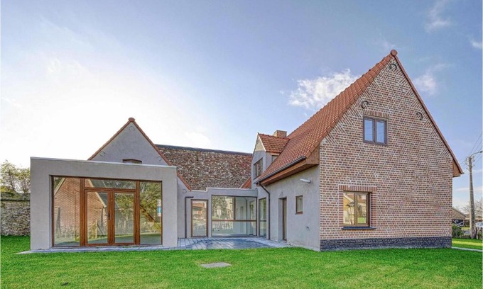 Diksmuide House | 4 Bedroom Awesome Home In Diksmuide
