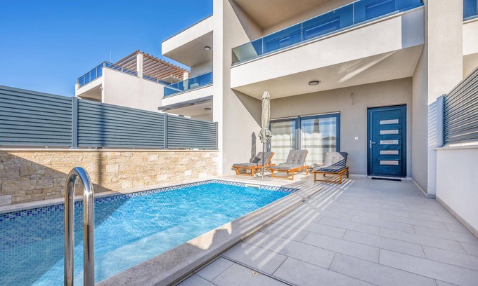 Srima House | 4 bedroom awesome home in Srima