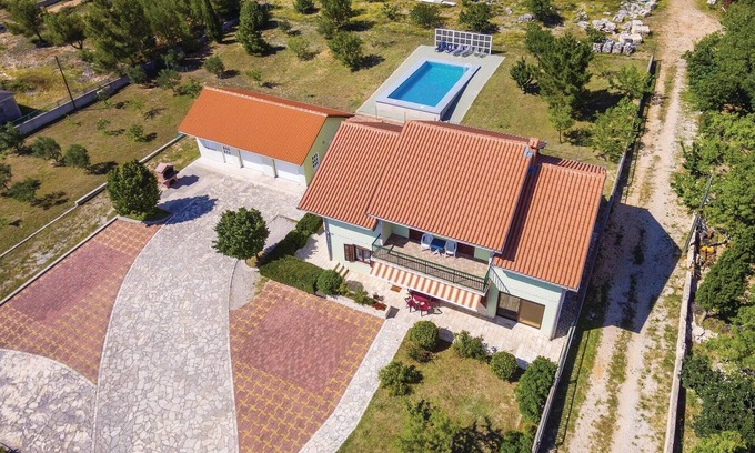 Lisicici House | 4 bedroom beautiful home in Lisicic
