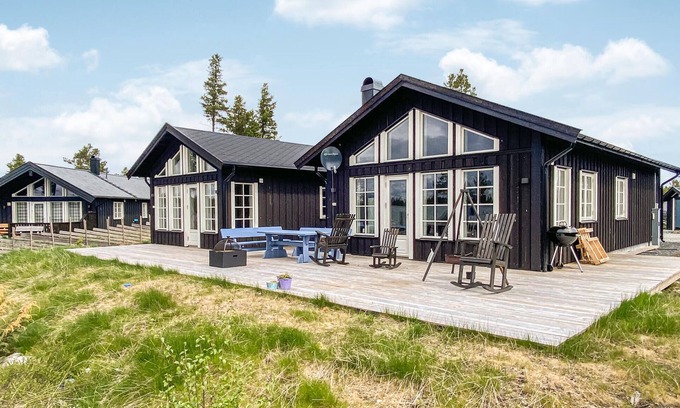 Sanderstølen House | 4 bedroom beautiful home in Tisleidalen