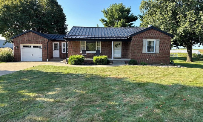 Sugarcreek House | 4-bedroom bungalow in charming Sugarcreek with WiFi and AC