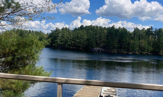 Severn Cottage | 4 Bedroom Cottage on beautiful stretch of the Severn River west of sparrow lake.