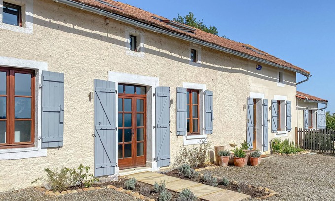 Monfaucon House | 4 bedroom cozy home in Monfaucon