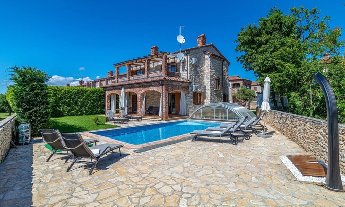Cabrunici House | 4 bedroom cozy home in Cabrunici
