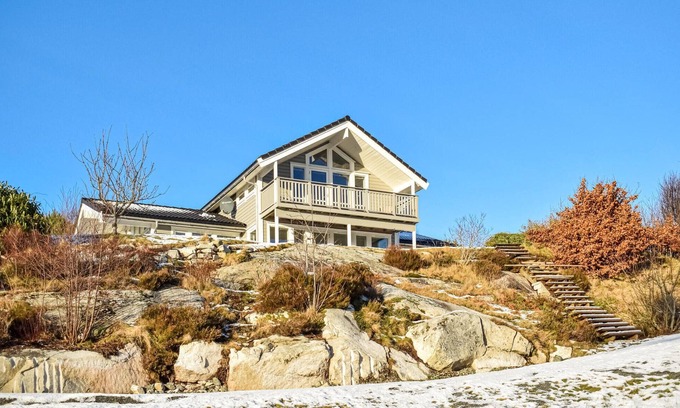 Fitjar House | 4 bedroom cozy home in Fitjar