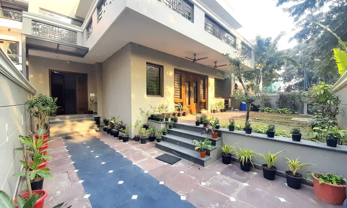 Gurugram House | 4 Bedroom Duplex Villa Opp to Galleria Market, DLF Phase 4