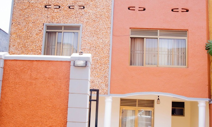 Kigali House | 4-bedroom estate in welcoming Kigali-Rwanda with WiFi in a family-friendly area.