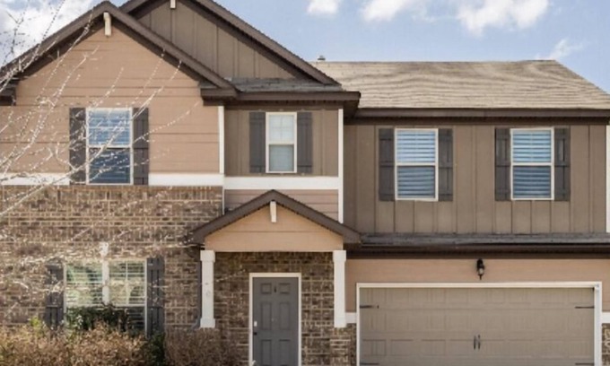 Dallas House | 4-Bedroom Family-Friendly Vacation Whole House Rental