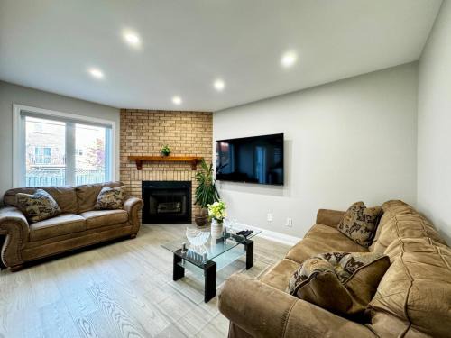Ajax Villa | 4 Bedroom Family Home Close To Pickering Casino
