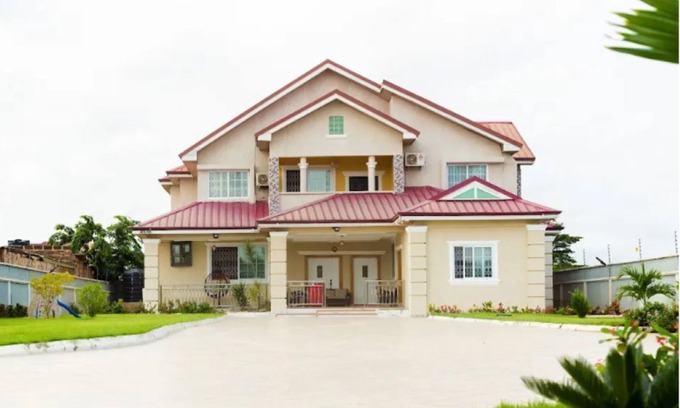 North Legon House | 4-bedroom family sized vacation home