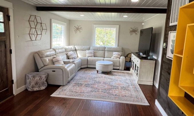 Eugene House | 4-bedroom Farm house near UofO and Autzen