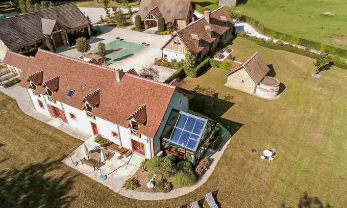 Pierrefitte-sur-Sauldre House | 4 bedroom gite in Pierrefitte-sur-Sauld.