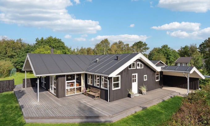 Egense House | 4 bedroom gorgeous home in Storvorde