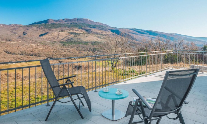 Boljun House | 4 bedroom gorgeous home in Boljun