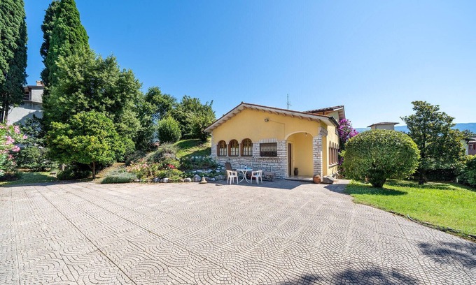 Bogliaco House | 4 bedroom gorgeous home in Bogliaco BS
