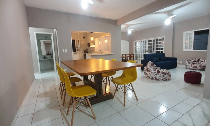 Balneario Praia do Pernambuco House | 4 bedroom holiday home on Pernambuco beach - Guarujá 18 persons SP
