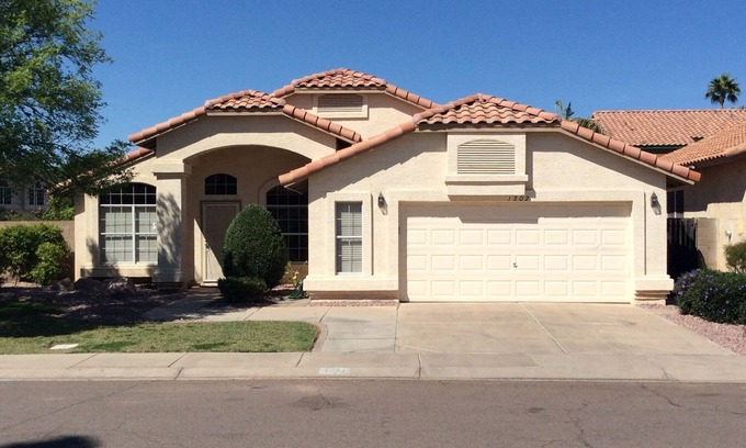 Val Vista Lakes House | 4 bedroom Home in Gilbert, Val Vista Lakes master planned community, Sleeps 8-1