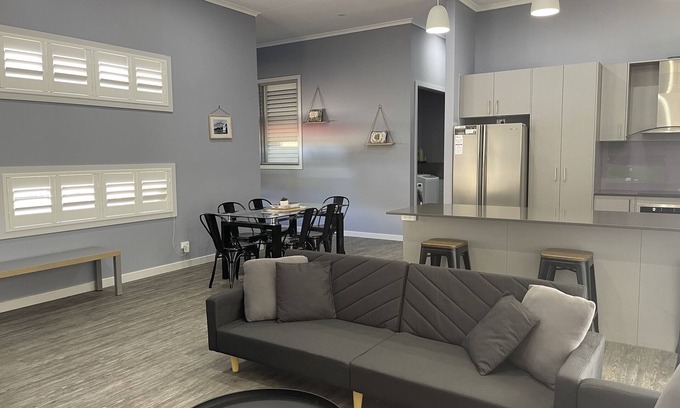 Thirlmere House | 4 Bedroom Home Thirlmere..Walk to NSW Rail Transport Museum