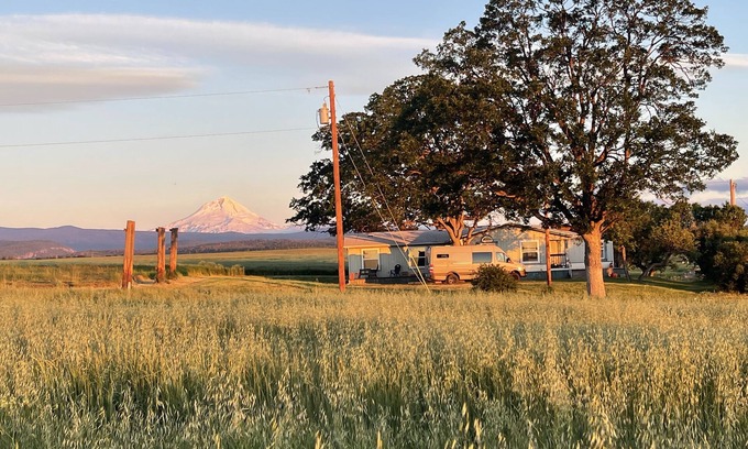 Dufur House | 4 bedroom home with Mt Hood and Adam Views