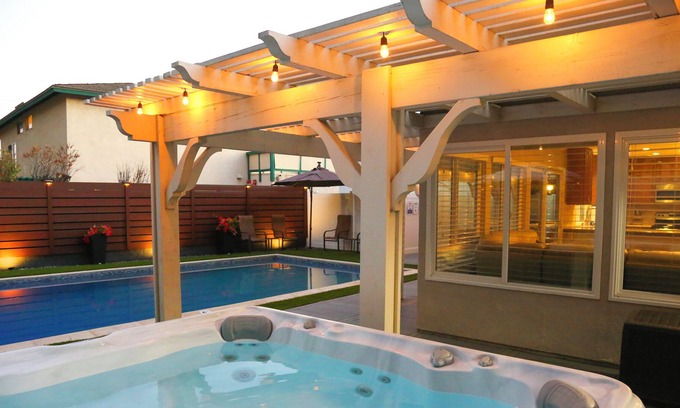 Simi Valley House | 4 Bedroom/Hot Tub - The Oasis - Sleeps 8 - Modern Pool!