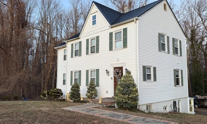 Prince Frederick House | 4-bedroom house w/4 Full BTH and Jacuzzi in Prince Frederick