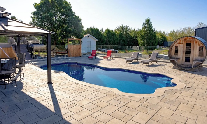 Garson House | 4 Bedroom House With Pool and Sauna