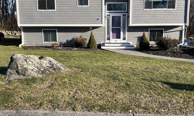 Bonnet Shores House | 4 Bedroom house for rent from May-AugustnSleeps 8