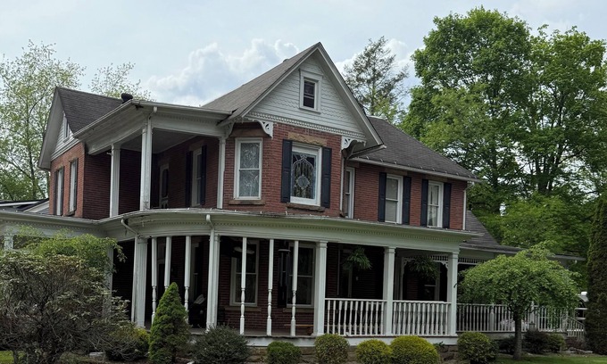 Buckhannon House | 4-bedroom house in charming Buckhannon with AC, WiFi.